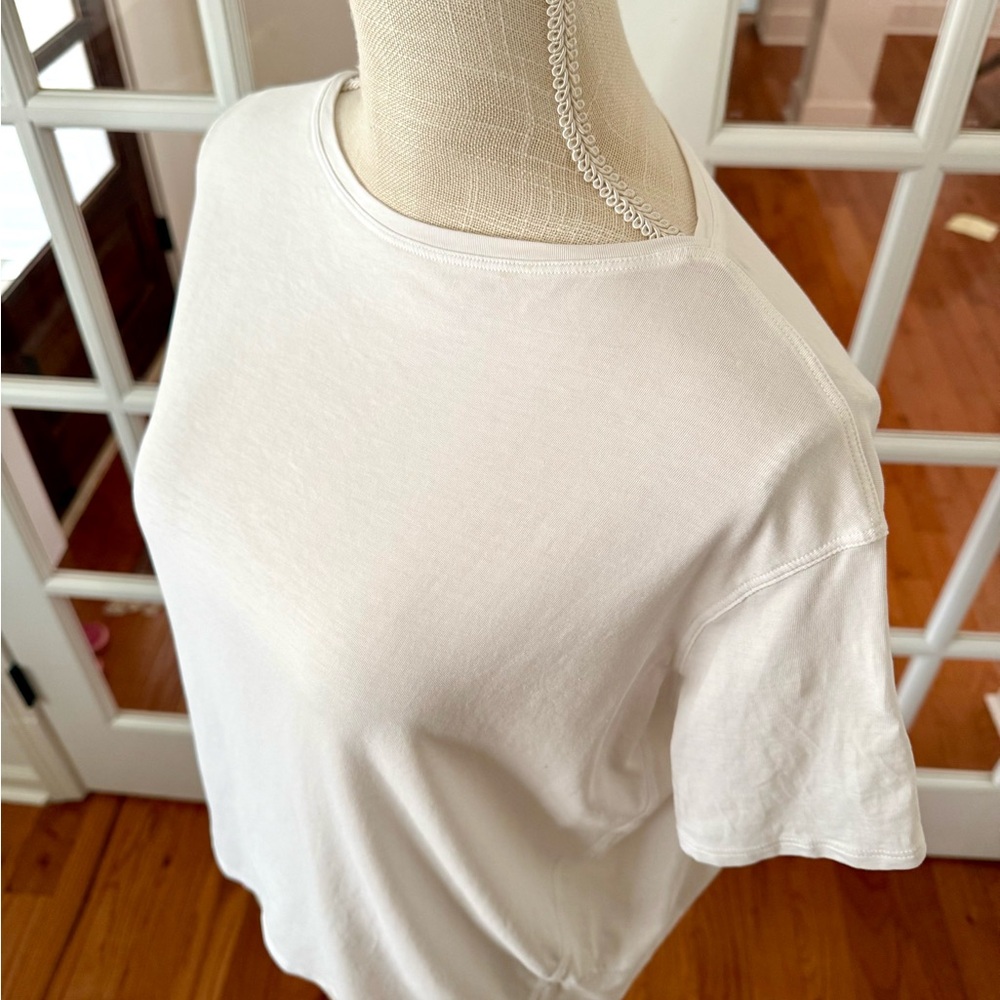 Lululemon Back in Action Short Sleeve Tee - Picture 7 of 9